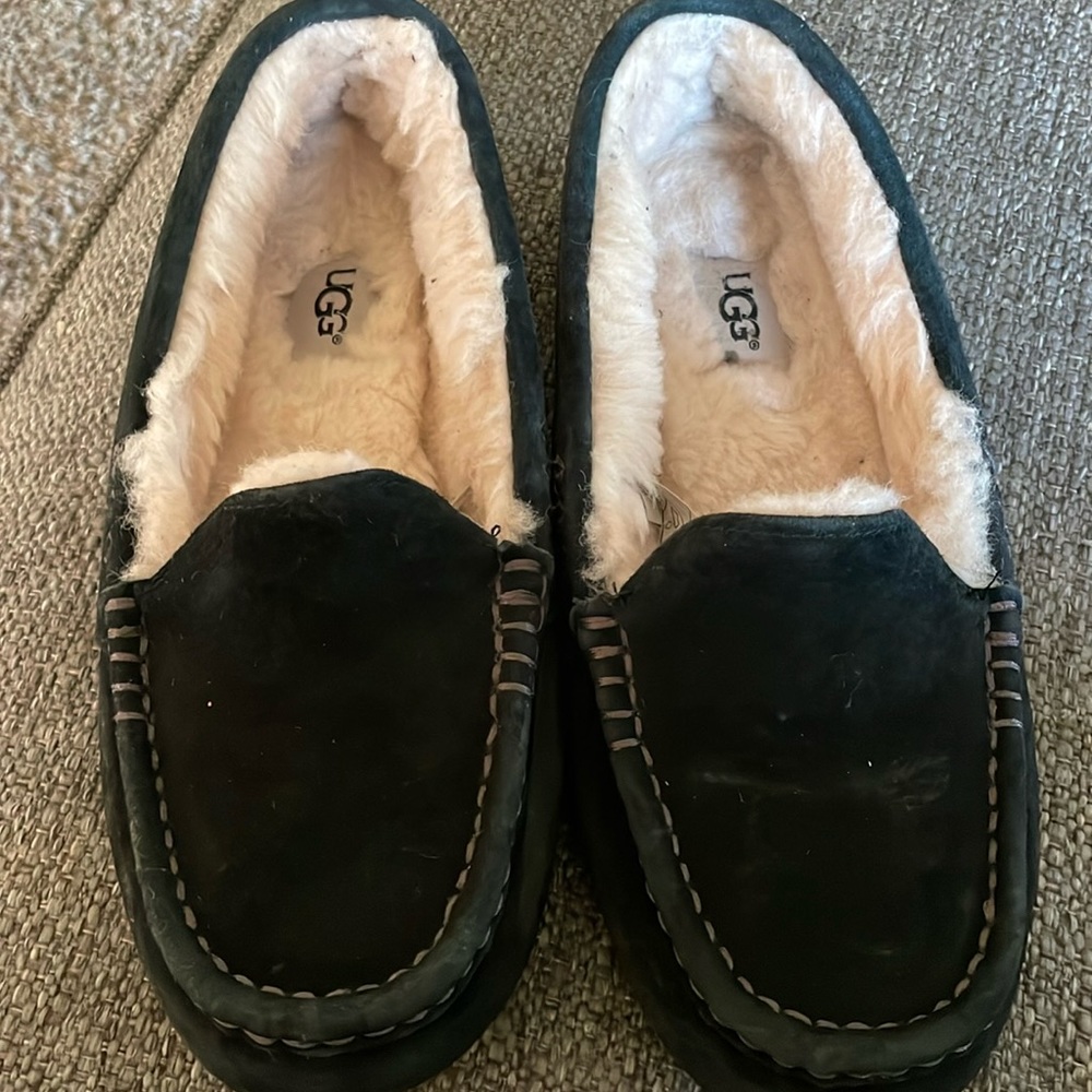 Ugg slippers women’s size 8